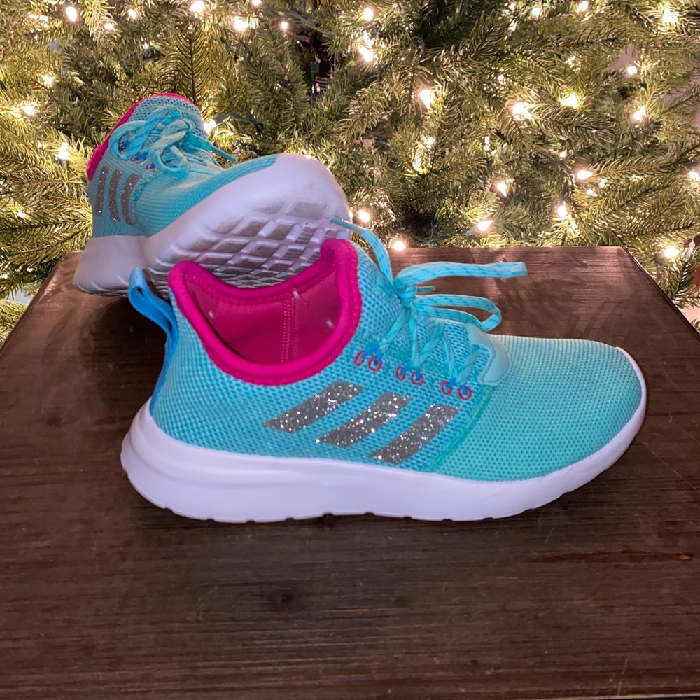 Adidas tennis shoes ✨